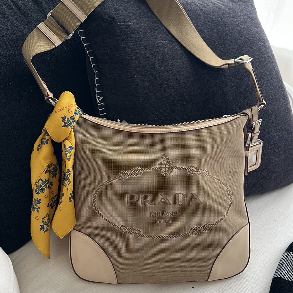 AUTHENTIC PRADA SHOULDER BAG